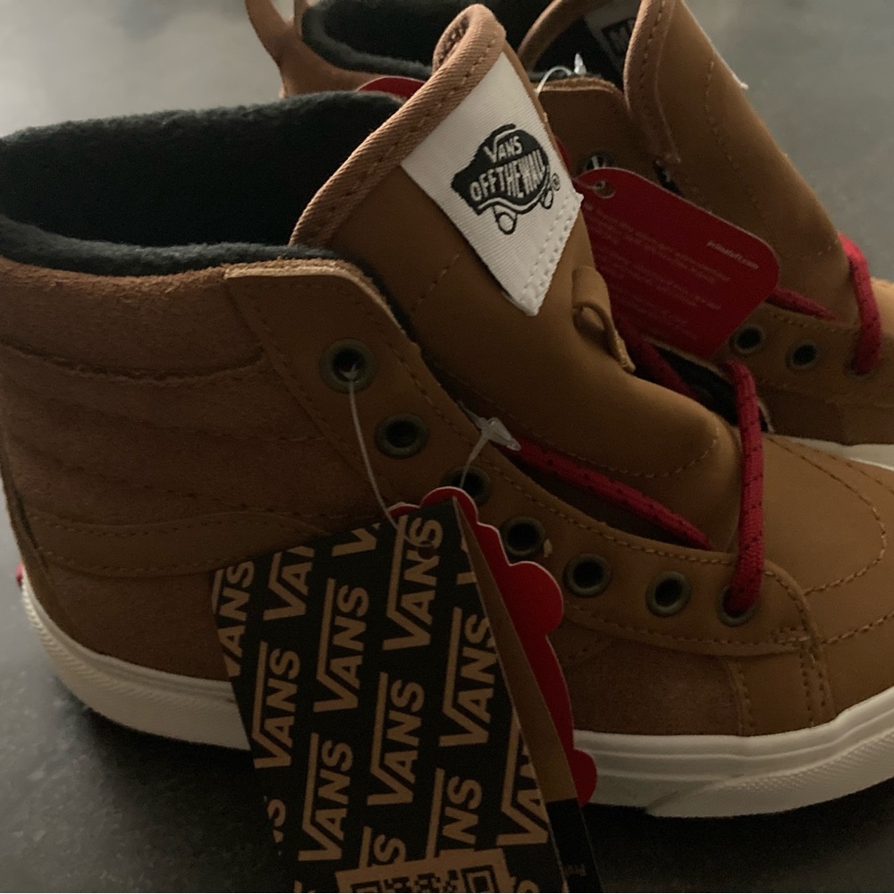🛹 VANS size 2 - NWT